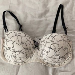 FINAL PRICE Victoria’s Secret push-up bra 36D